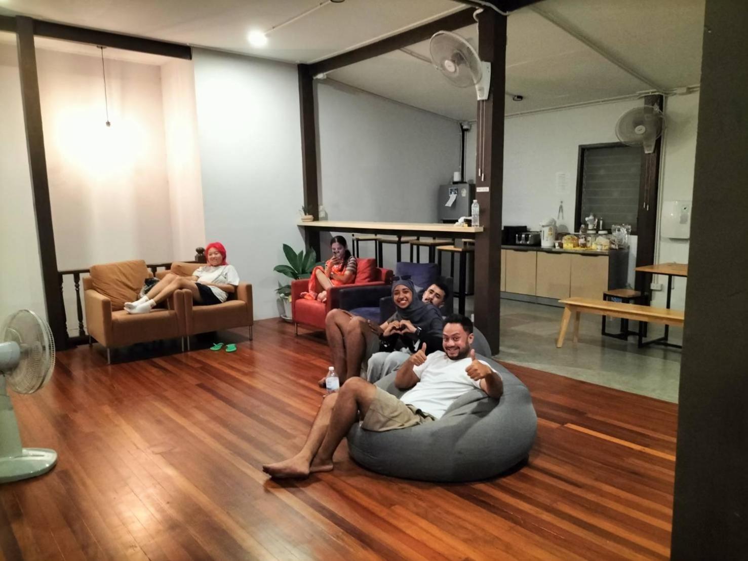 Hostel House Ju Bangkok Zewnętrze zdjęcie