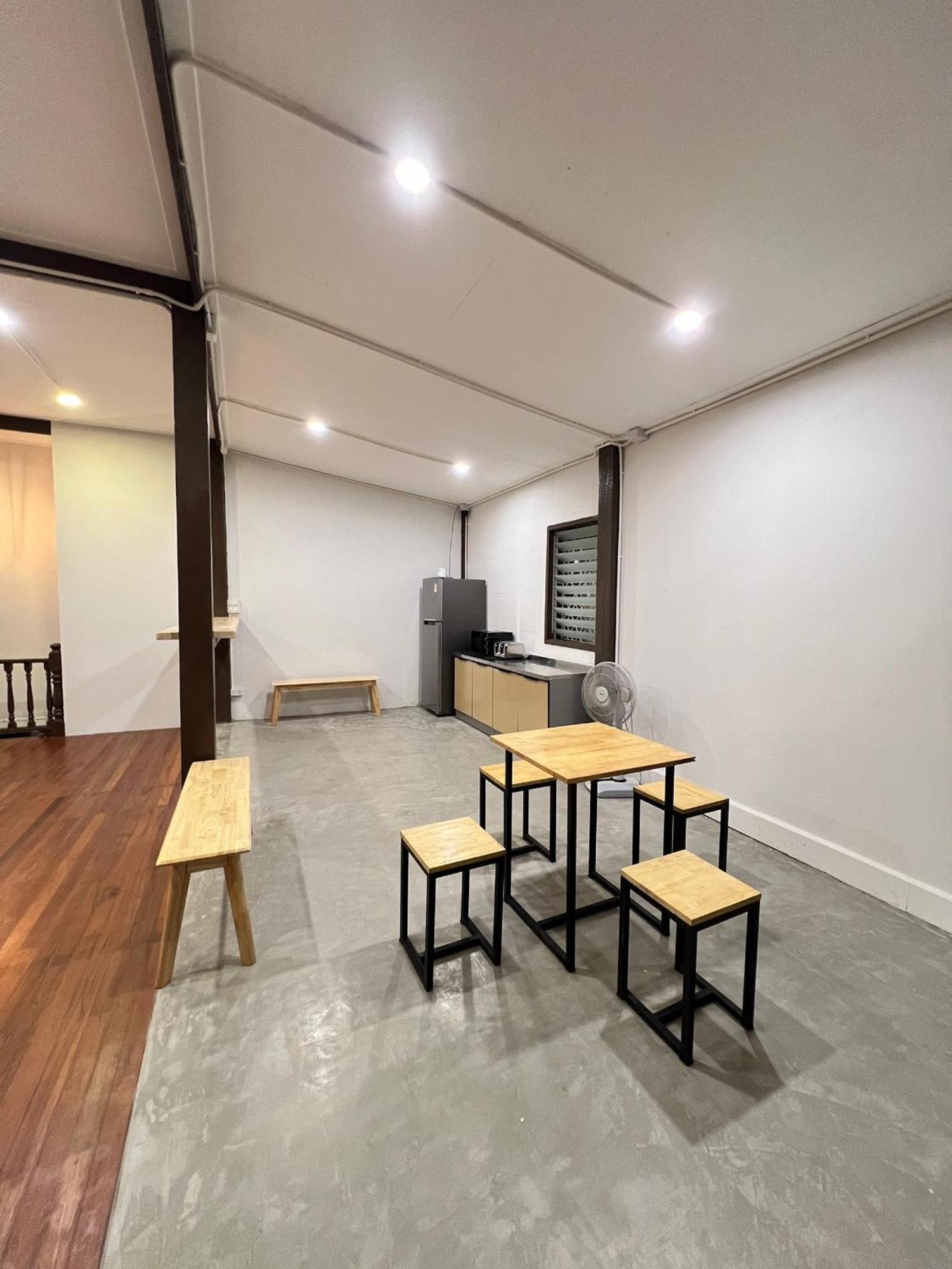 Hostel House Ju Bangkok Zewnętrze zdjęcie